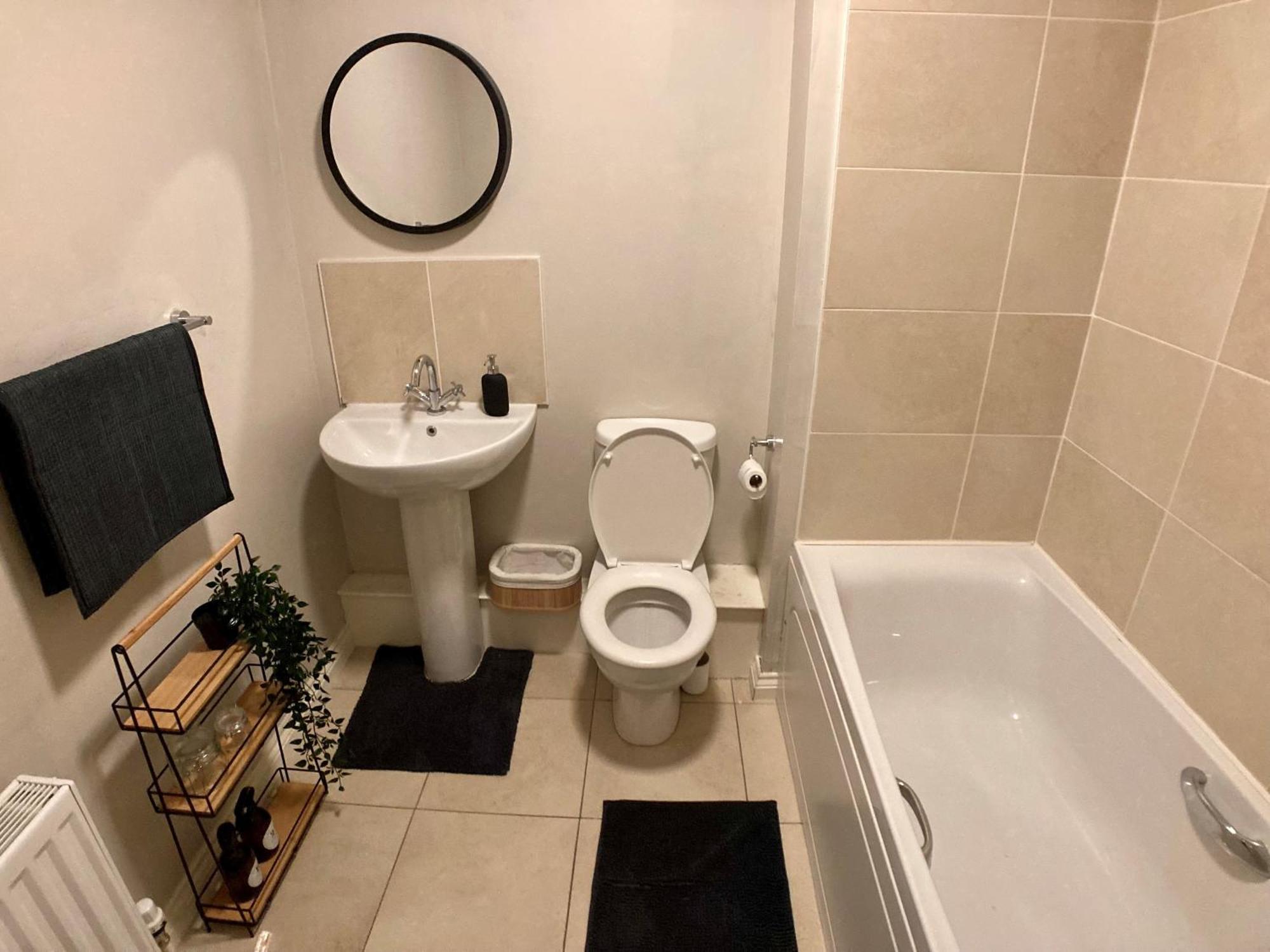 Edward St Apartment *